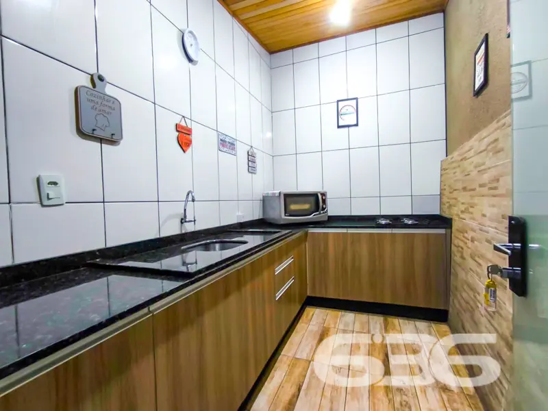 LINDA CASA COM SUÍTE + 3 QUARTOS NO BAIRRO ITAUM -