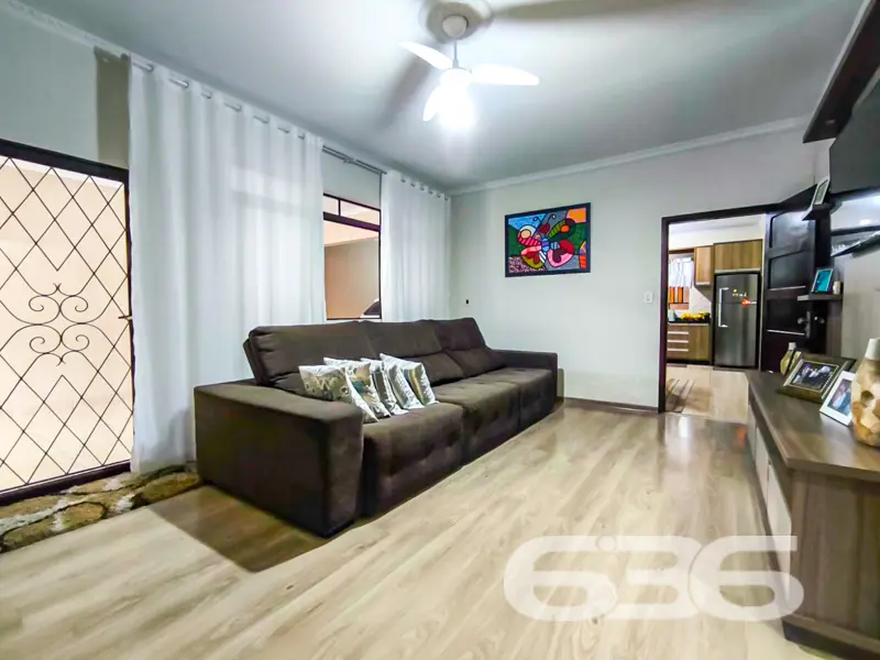 LINDA CASA COM SUÍTE + 3 QUARTOS NO BAIRRO ITAUM -