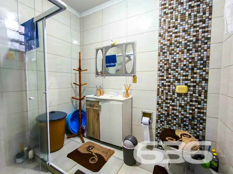 LINDA CASA COM SUÍTE + 3 QUARTOS NO BAIRRO ITAUM -