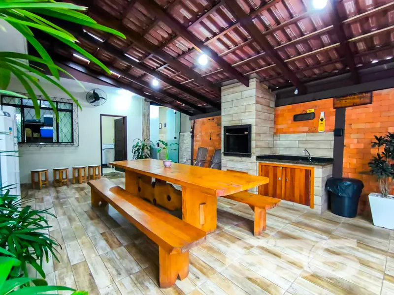 LINDA CASA COM SUÍTE + 3 QUARTOS NO BAIRRO ITAUM -