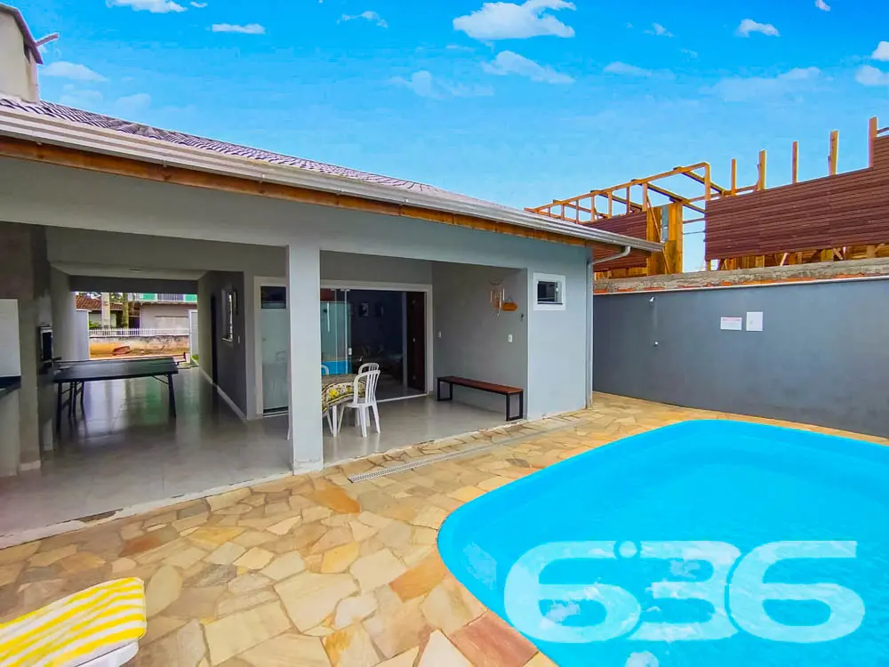 Casa Confortável à Venda em Balneário Barra do Sul