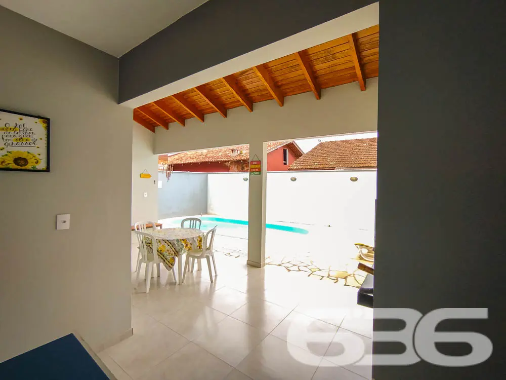 Casa Confortável à Venda em Balneário Barra do Sul