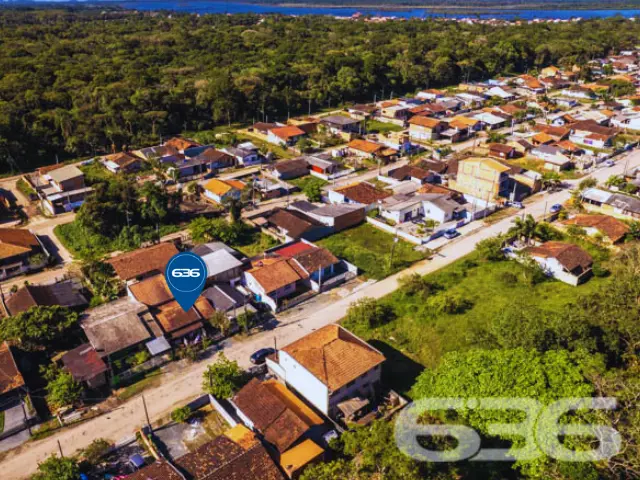 CASA COM 4 QUARTOS NO BAIRRO COSTEIRA EM BALNEÁRIO