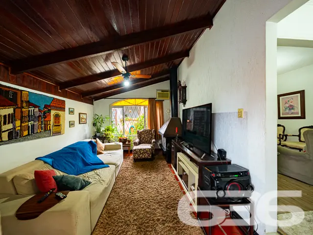 LINDA RESIDÊNCIA NO BAIRRO ANITA GARIBALDI - SUÍTE