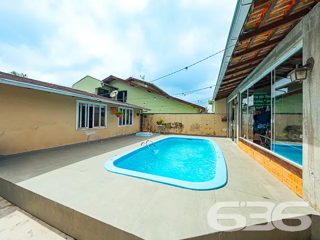 IMÓVEL TOTALMENTE MOBILIADO COM PISCINA E ÁREA DE