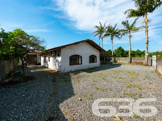 BAIRRO BOA VISTA: DUAS CASAS EM UM TERRENO DE ESQU
