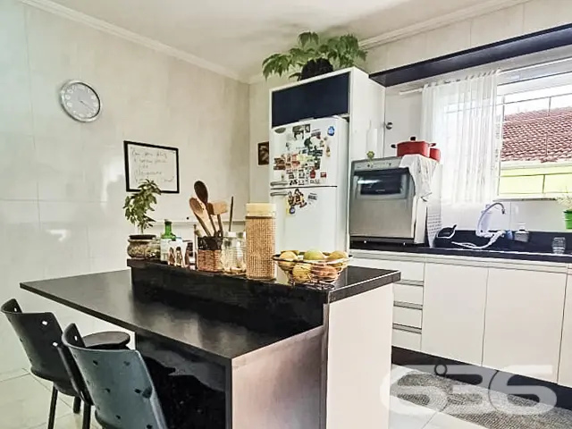 ESPLENDIDA RESIDÊNCIA NO BAIRRO ANITA GARIBALDI, J