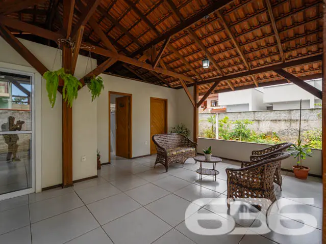 Descubra a elegância rústica e o conforto acolhedo
