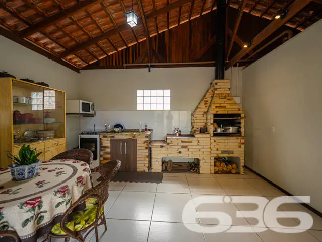 Descubra a elegância rústica e o conforto acolhedo