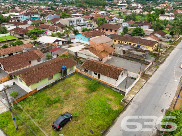 OPORTUNIDADE DE TERRENO DE ESQUINA À VENDA EM LOCA