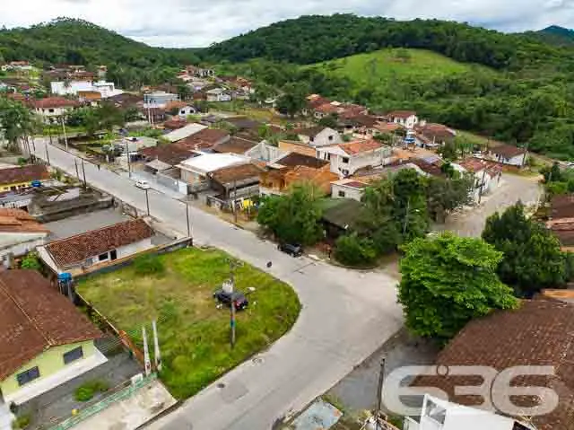 OPORTUNIDADE DE TERRENO DE ESQUINA À VENDA EM LOCA