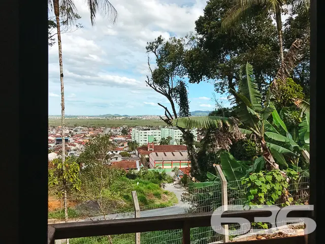 CASA À VENDA NO BAIRRO BOA VISTA - ESTUDA PERMUTA