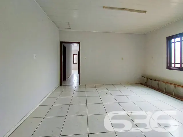 BAIRRO BOEHMERWALD – CASA COM SUÍTE + 2 QUARTOS E