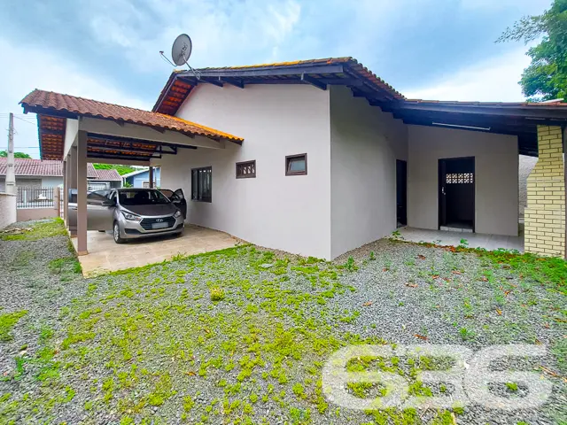 BAIRRO BOEHMERWALD – CASA COM SUÍTE + 2 QUARTOS E