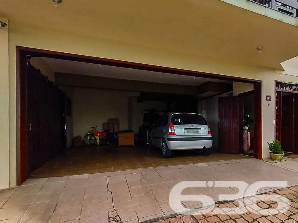 AMPLA RESIDÊNCIA COM 4 DORMITÓRIOS NO BAIRRO BOM R