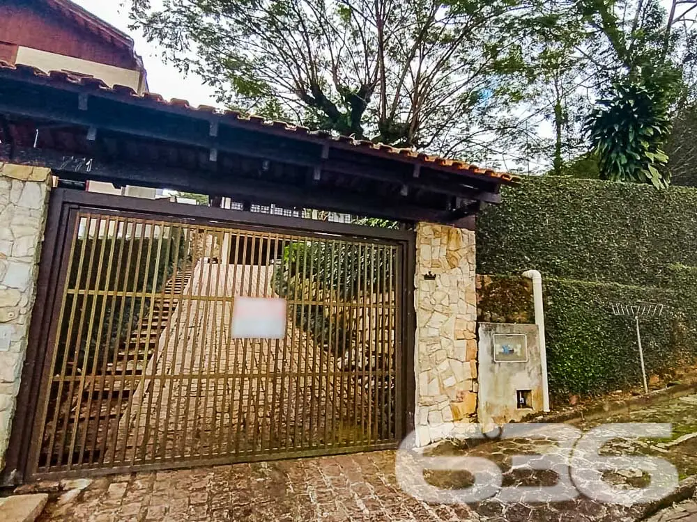 AMPLA RESIDÊNCIA COM 4 DORMITÓRIOS NO BAIRRO BOM R