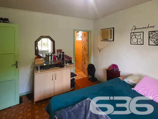 CASA À VENDA COM 2 SUÍTES + 2 QUARTOS NO BAIRRO FL