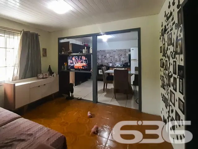 CASA À VENDA COM 2 SUÍTES + 2 QUARTOS NO BAIRRO FL