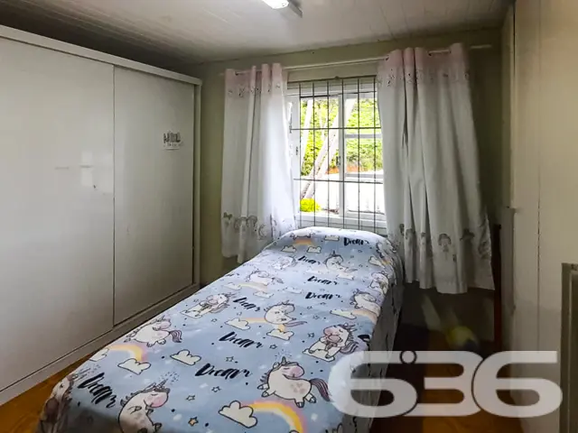 CASA À VENDA COM 2 SUÍTES + 2 QUARTOS NO BAIRRO FL