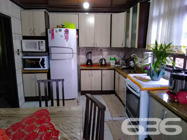 BELÍSSIMO SOBRADO COM 4 QUARTOS, NO BAIRRO COMASA,