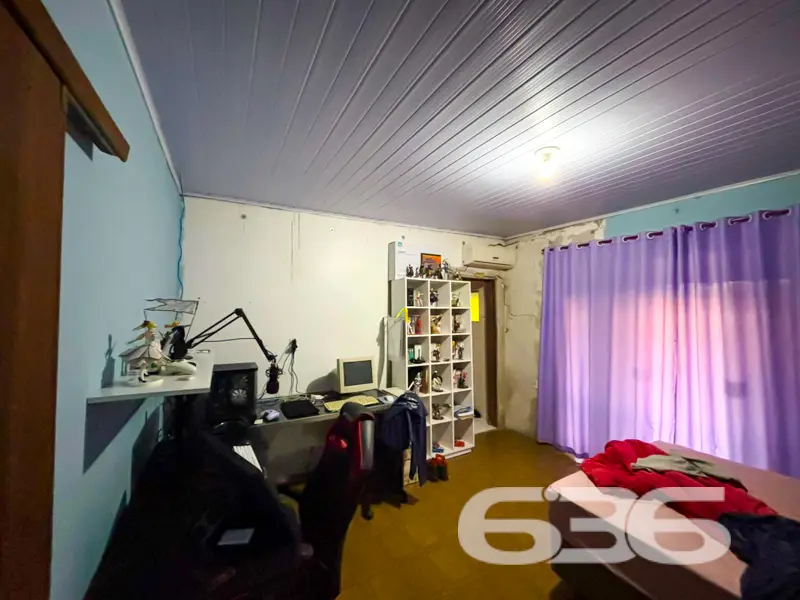 Residência térrea ampla, terreno com 888m² e edícu