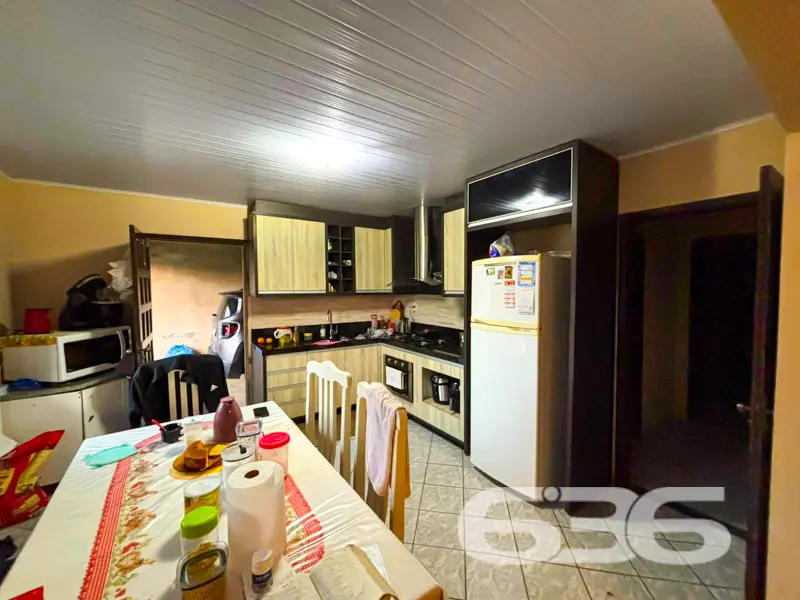 Residência térrea ampla, terreno com 888m² e edícu