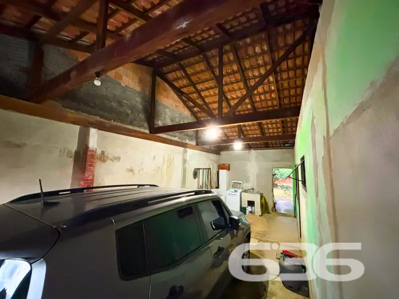 Residência térrea ampla, terreno com 888m² e edícu