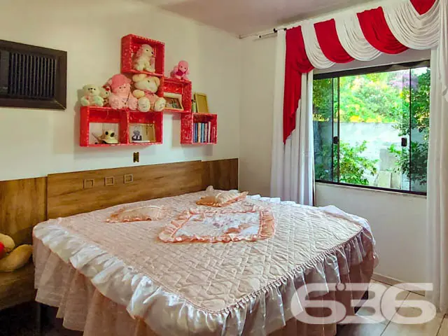 APROVEITE ESSA RESIDÊNCIA COM SUÍTE + 2 QUARTOS

E