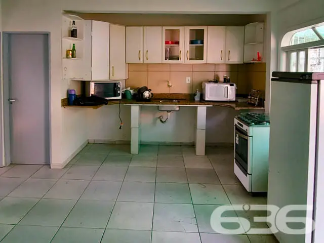 APROVEITE ESSA RESIDÊNCIA COM SUÍTE + 2 QUARTOS

E