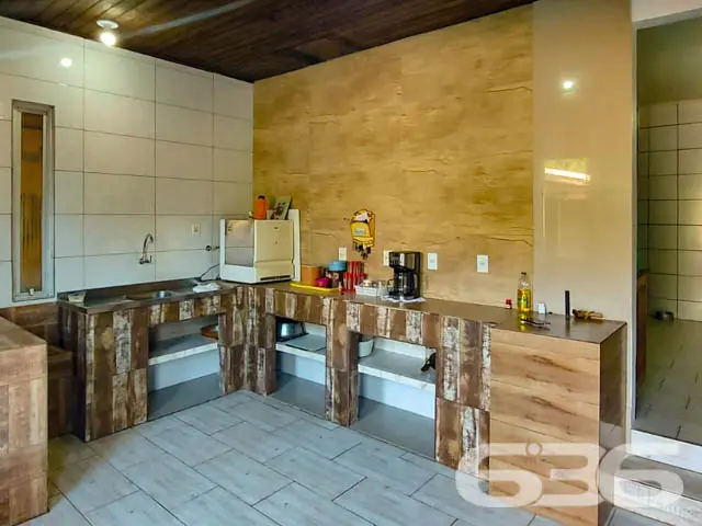 APROVEITE ESSA RESIDÊNCIA COM SUÍTE + 2 QUARTOS

E