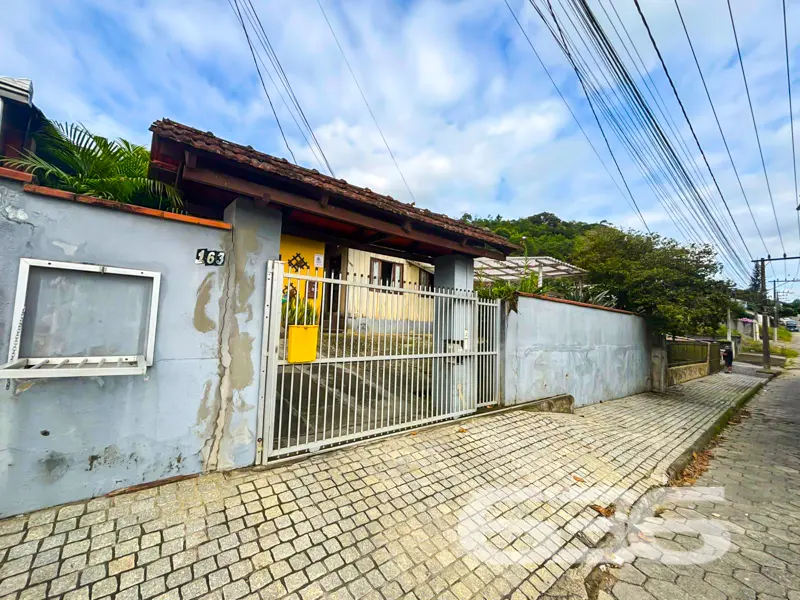 Terreno amplo com 450m² em localização estratégica