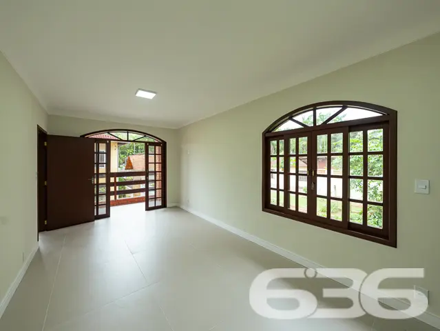 BAIRRO ANITA GARIBALDI: CASA ESTILO GERMÂNICO COM