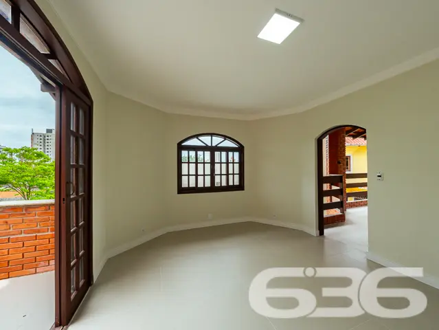 BAIRRO ANITA GARIBALDI: CASA ESTILO GERMÂNICO COM