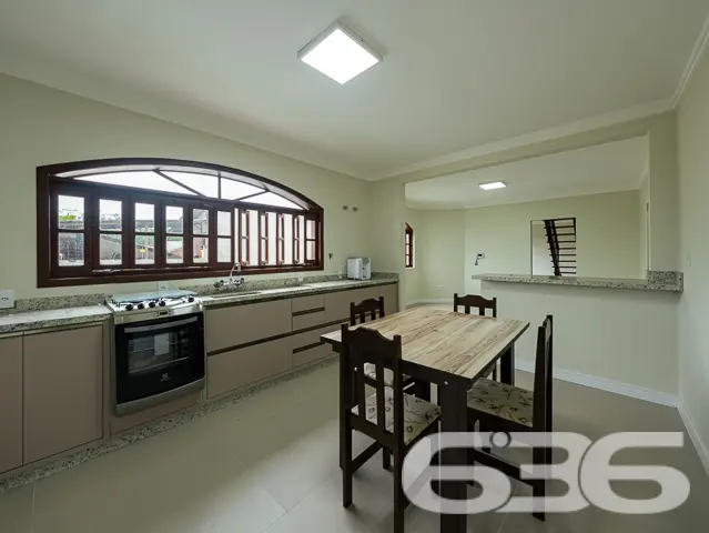 BAIRRO ANITA GARIBALDI: CASA ESTILO GERMÂNICO COM