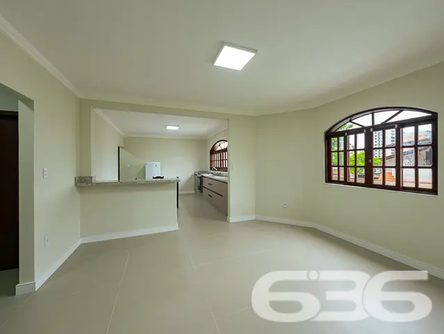 BAIRRO ANITA GARIBALDI: CASA ESTILO GERMÂNICO COM