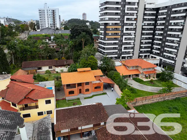 BAIRRO ANITA GARIBALDI: CASA ESTILO GERMÂNICO COM