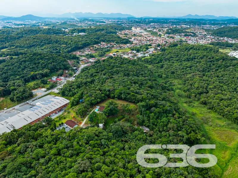 Amplo terreno com mais de 5.000 m² em Joinville: l