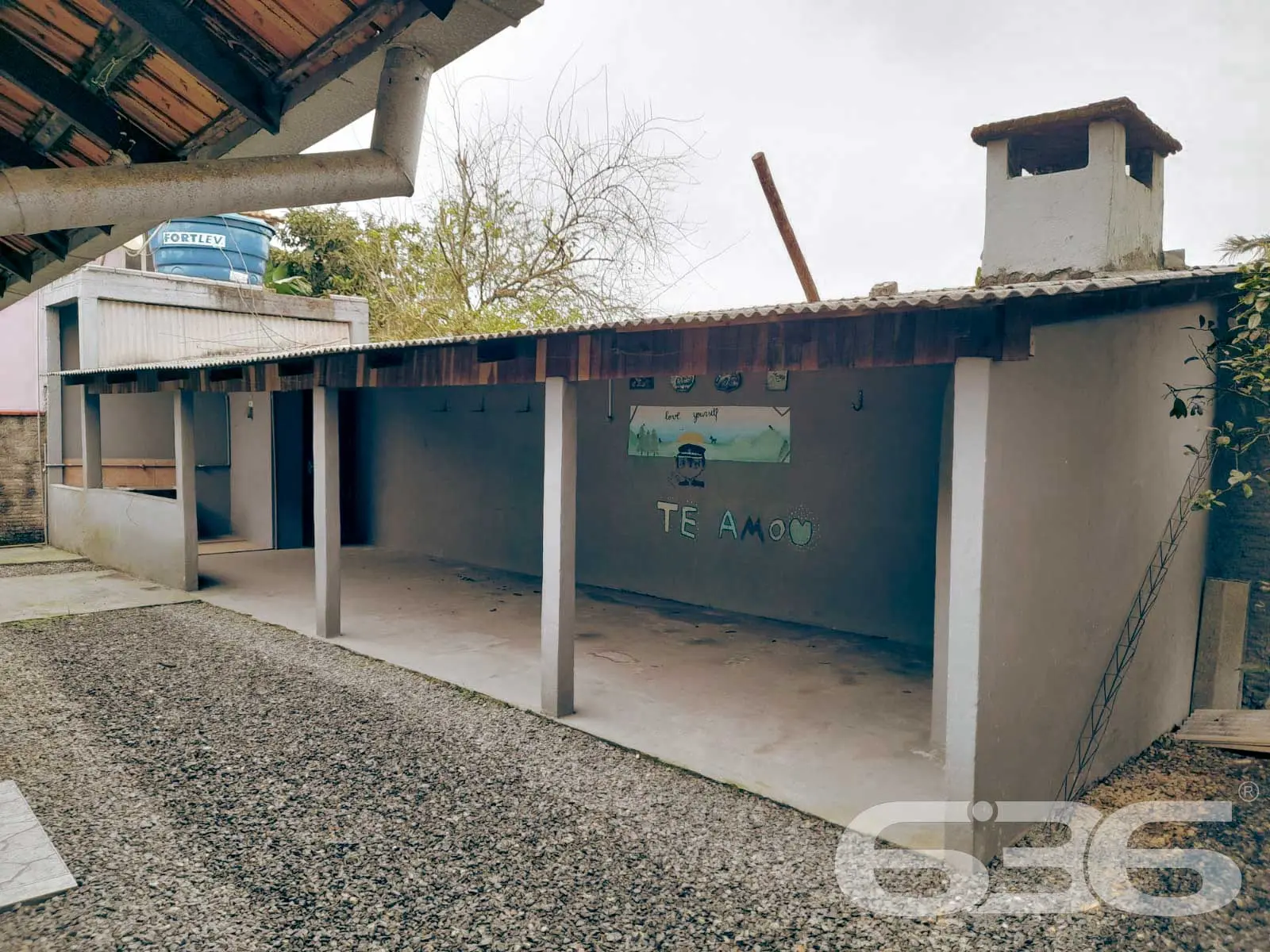 IMÓVEL DE USO RESIDENCIAL E COMERCIAL NO BAIRRO ES