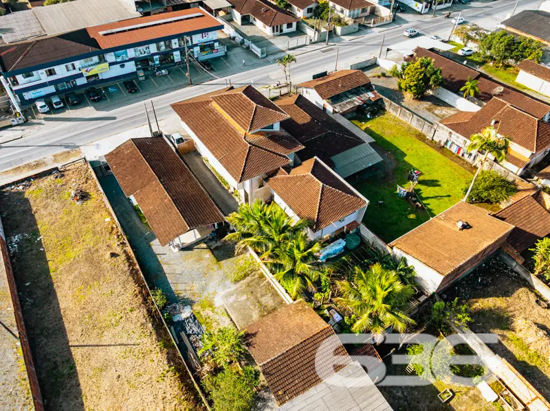 **Magnífico Sobrado à Venda em Joinville - Oportun