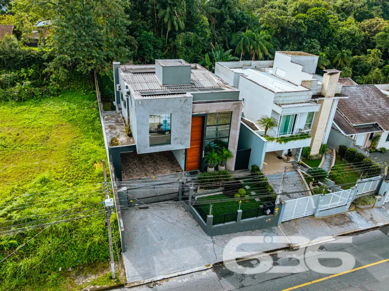 Sobrado moderno à venda no bairro Floresta em Join