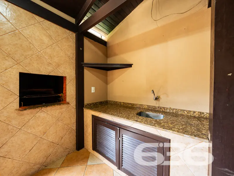 CASA GRANDE COM TERRENO  502m² COM 4 QUARTOS SENDO