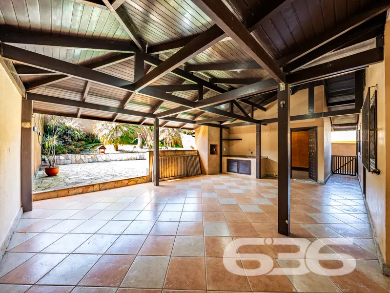 CASA GRANDE COM TERRENO  502m² COM 4 QUARTOS SENDO