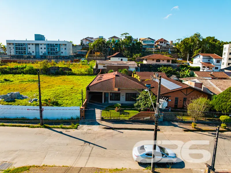 CASA GRANDE COM TERRENO  502m² COM 4 QUARTOS SENDO