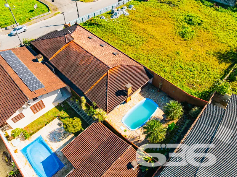 CASA GRANDE COM TERRENO  502m² COM 4 QUARTOS SENDO