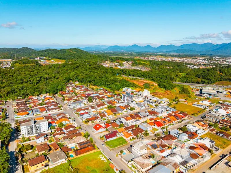 CASA GRANDE COM TERRENO  502m² COM 4 QUARTOS SENDO