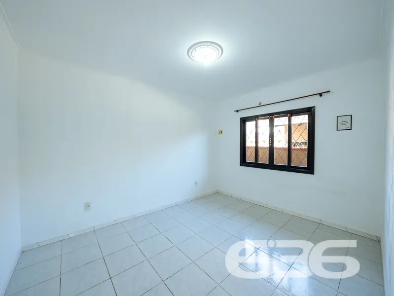 CASA GRANDE COM TERRENO  502m² COM 4 QUARTOS SENDO