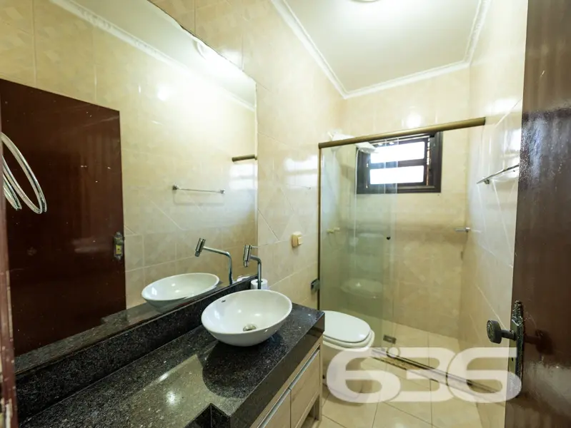 CASA GRANDE COM TERRENO  502m² COM 4 QUARTOS SENDO