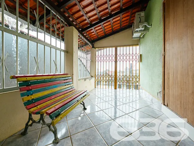 EXCELENTE CASA COM 2 QUARTOS NO BAIRRO GUANABARA -