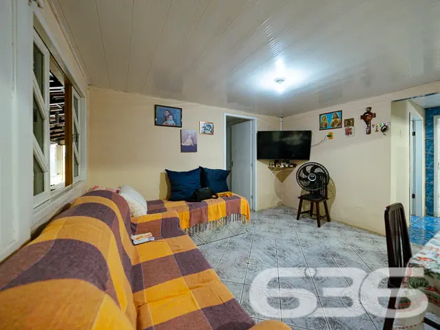 EXCELENTE CASA COM 2 QUARTOS NO BAIRRO GUANABARA -