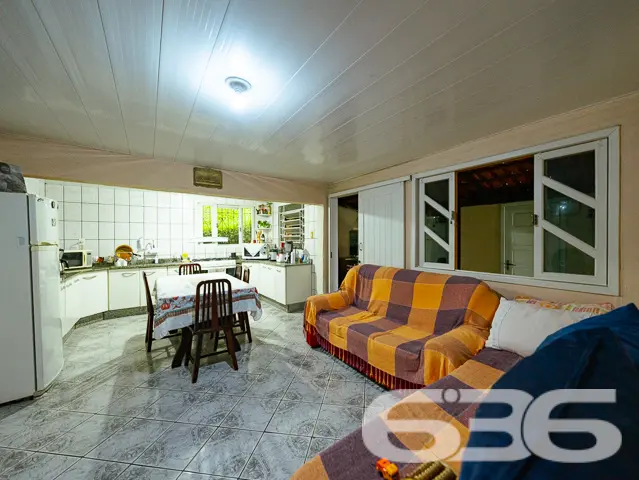 EXCELENTE CASA COM 2 QUARTOS NO BAIRRO GUANABARA -
